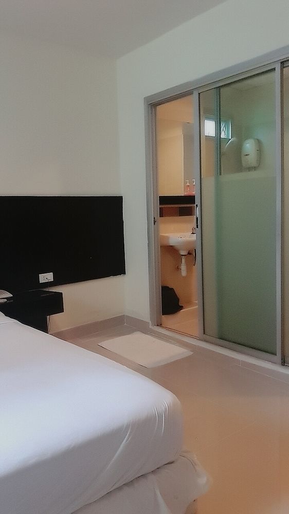 Hello Guest House Bangkok Extérieur photo